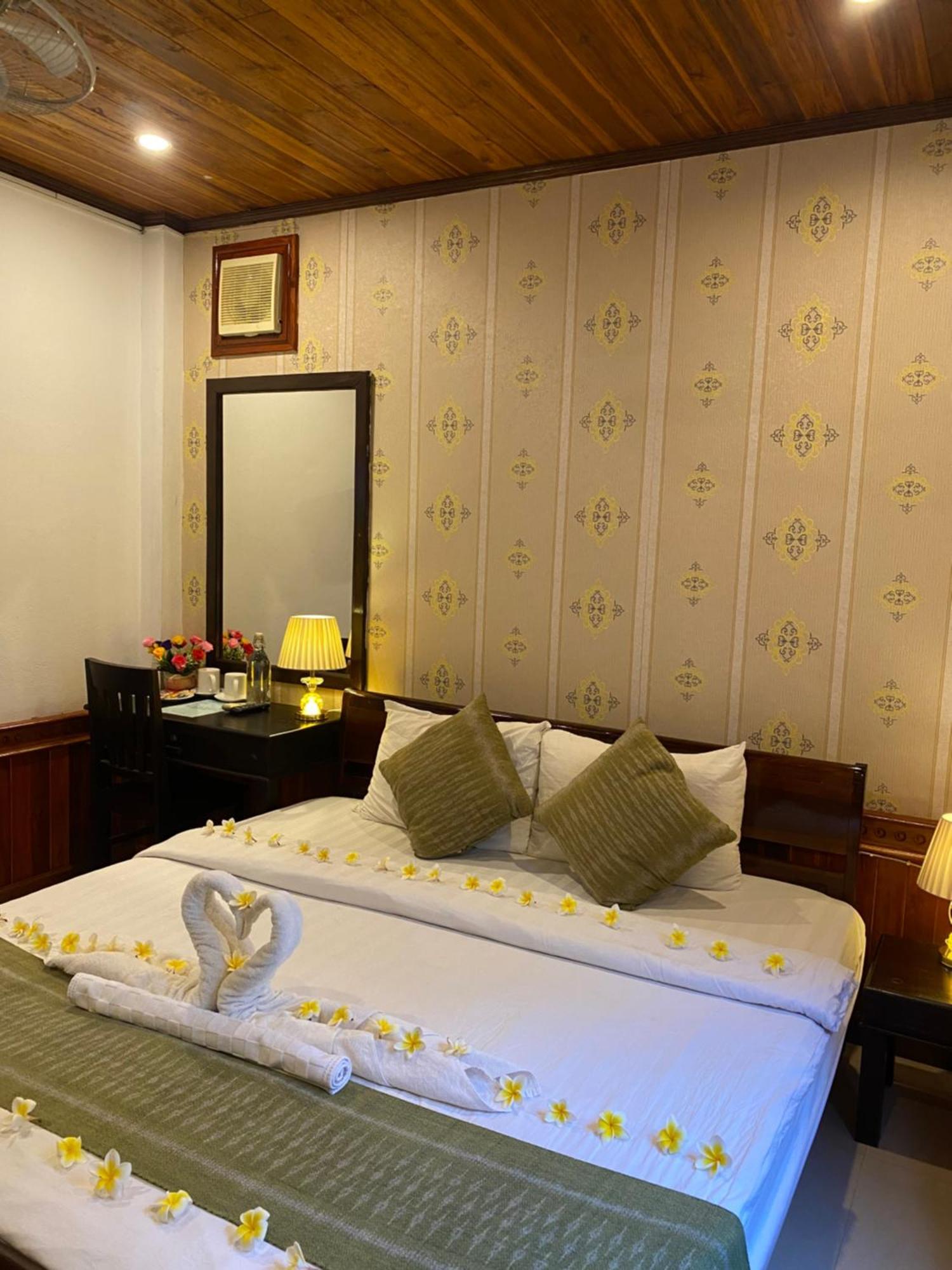 Golden Lotus Place Luang Prabang Luaran gambar