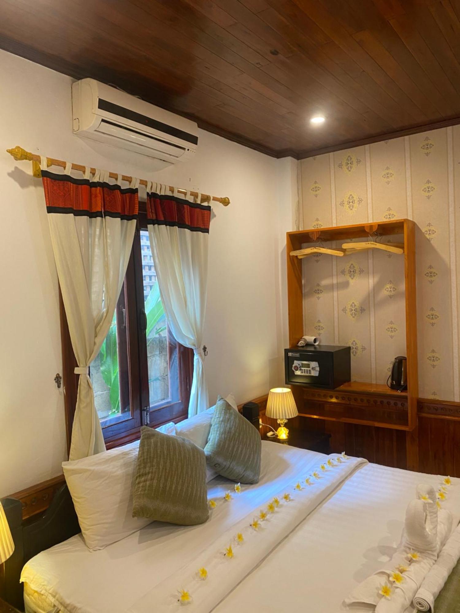 Golden Lotus Place Luang Prabang Luaran gambar