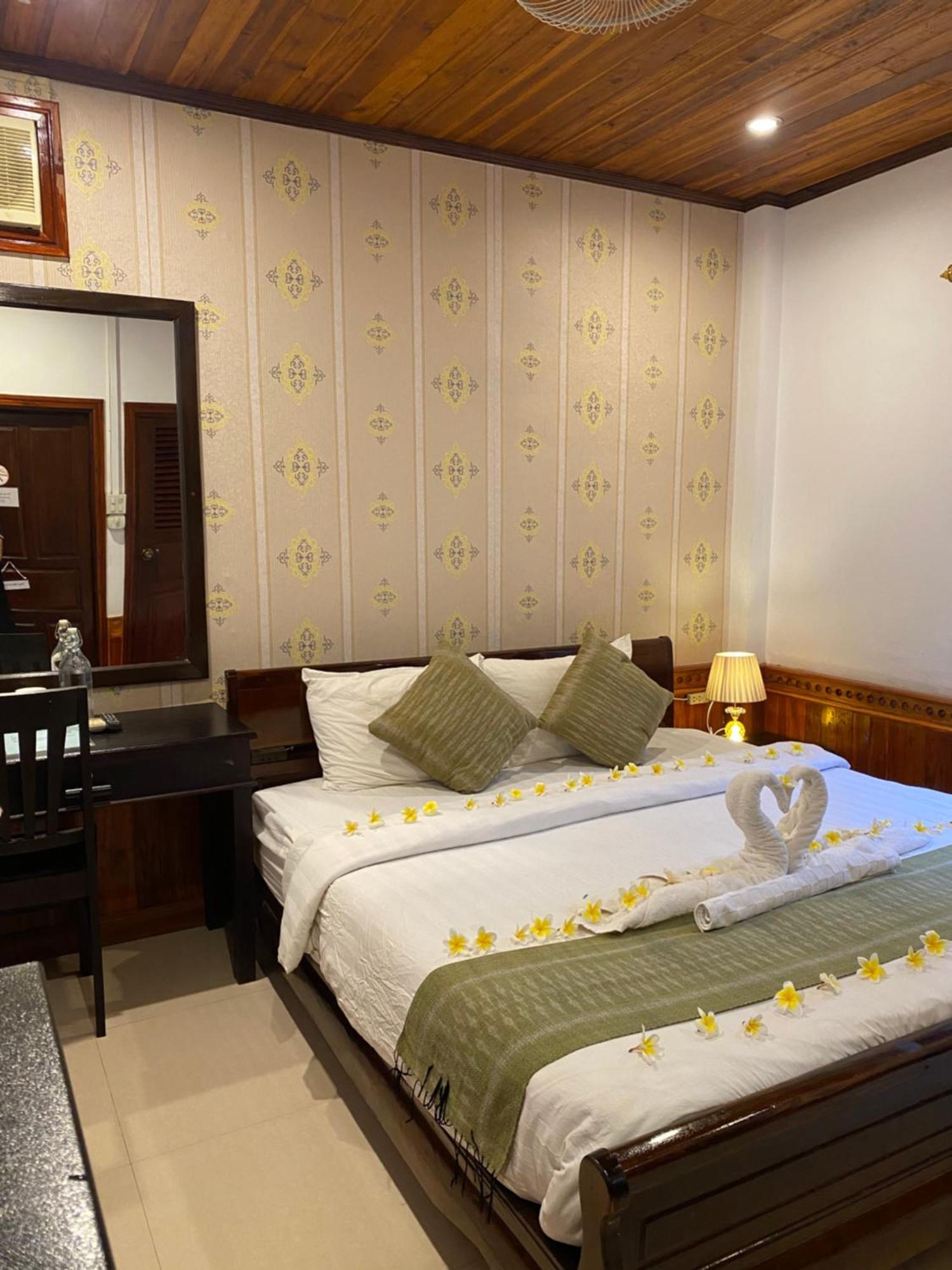 Golden Lotus Place Luang Prabang Luaran gambar